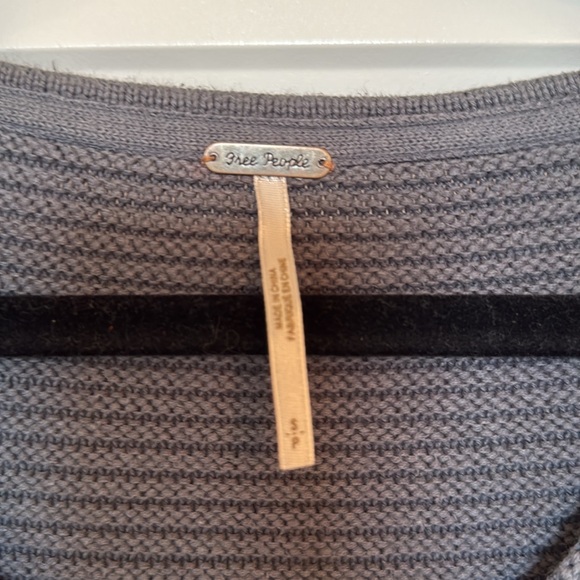 Free People Ribbed V-neck Gray Sweater - Picture 4 of 12